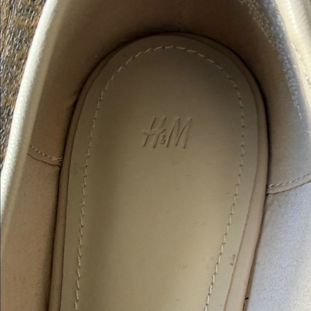 H&M Women's Light Cream Ballet Flats with Bow Accent size 40 or 9 - Picture 2 of 8